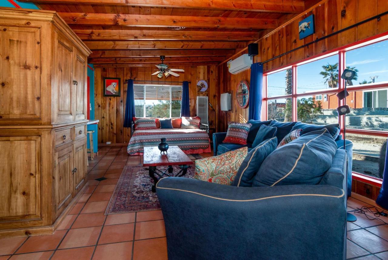 Chuck'S Cabin In A Joshua Tree Community 트웬티나인팜스 외부 사진